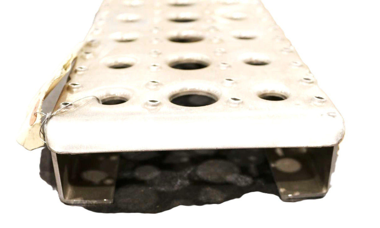 FREIGHTLINER TRUCK  ­-­ A2257757080 ­-­ FUEL TANK STEP