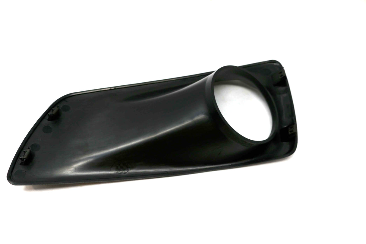 S&S NEWSTAR ­-­ S-22421 ­-­ FOG LIGHT BEZEL RH