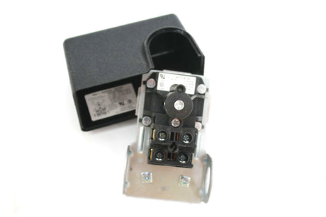 GAST ­-­ AE163F ­-­ PRESSURE SWITCH CUT IN 30 PSI