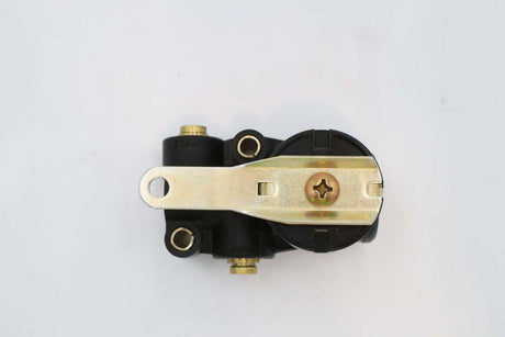 NAVISTAR ­-­ 2507757C1 ­-­ VALVE