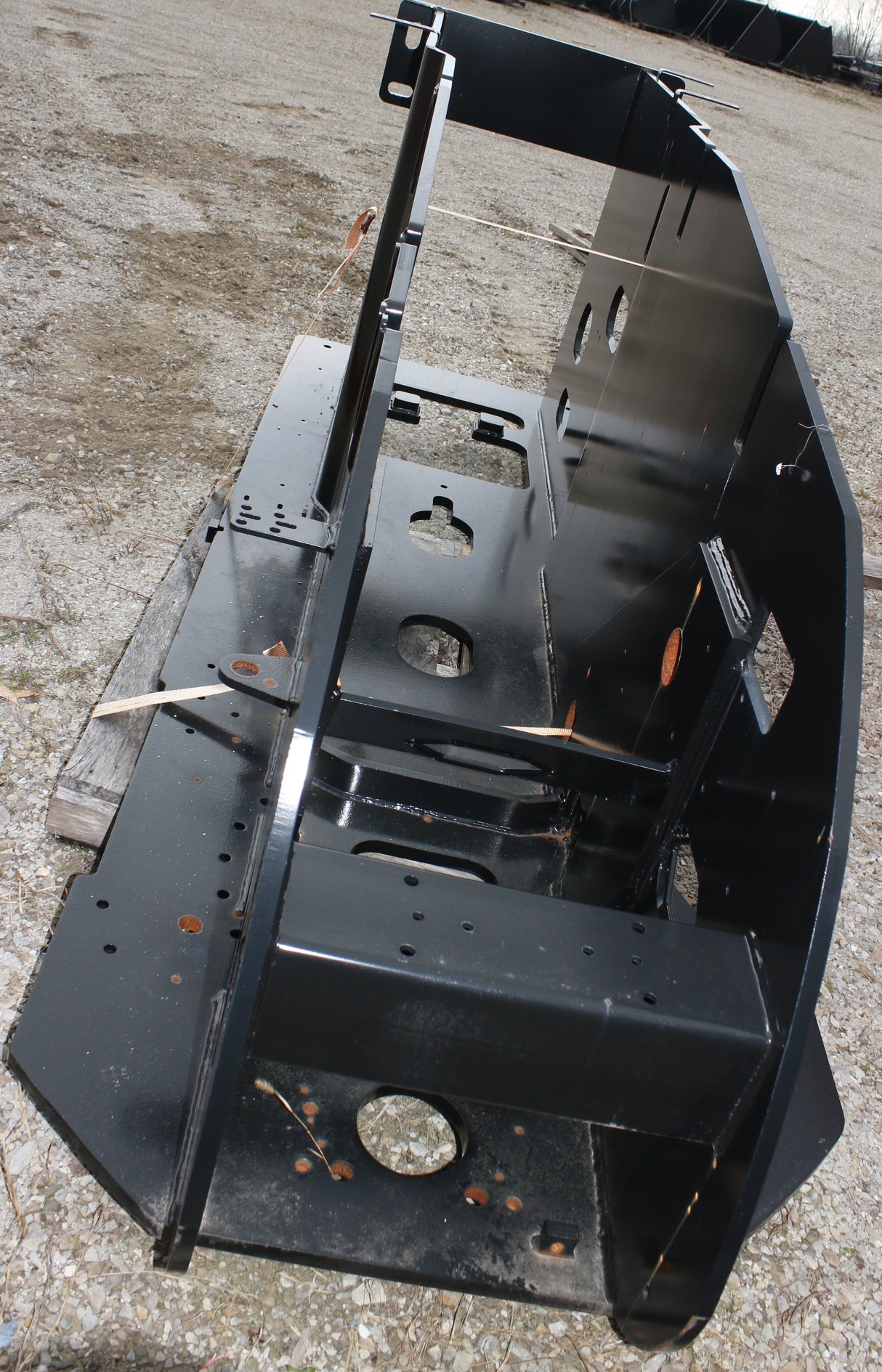 JLG ­-­ 1001156317 ­-­ FRAME