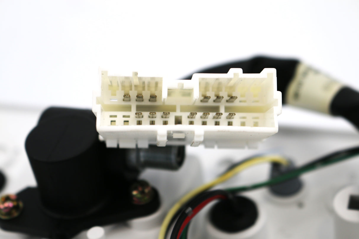 MAHINDRA ­-­ 19458602000 ­-­ METER ASSY