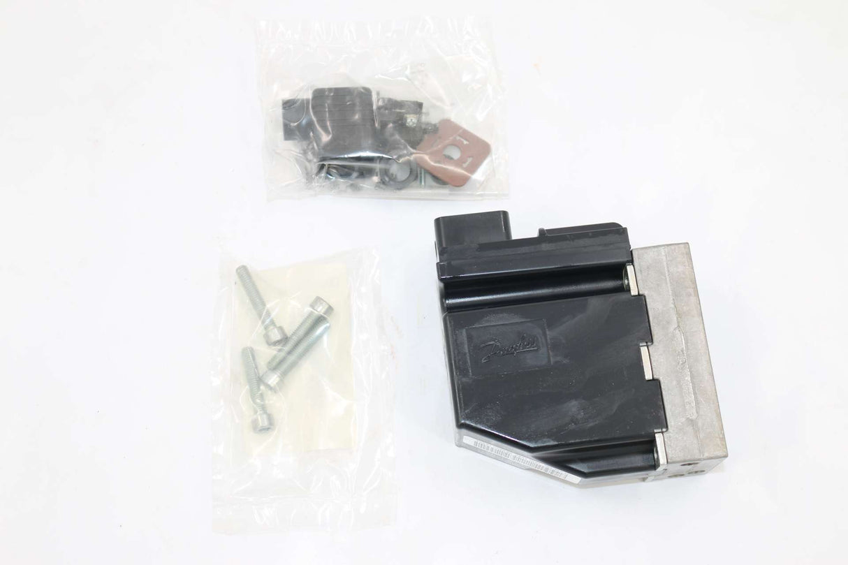 DANFOSS ­-­ 157B4216 ­-­ SVSELEC12QUO0000BB99030040007705080000000E00106
