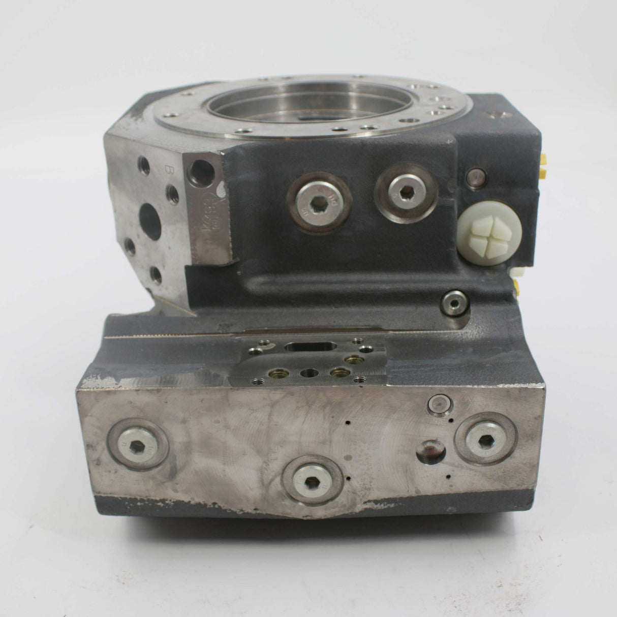 JCB ­-­ 336/C6814 ­-­ HOUSING - PUMP