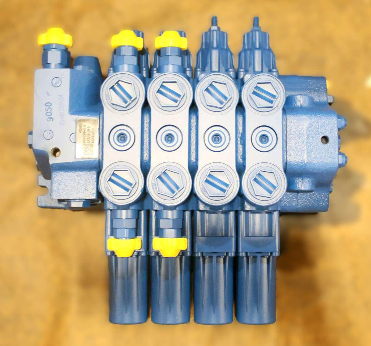 JCB ­-­ 332/H1219 ­-­ CTRL VALVE 5AD ELEC SERVO