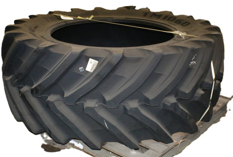 JCB ­-­ 400/Z4994 ­-­ TIRE - TRELLEBORG TM1060