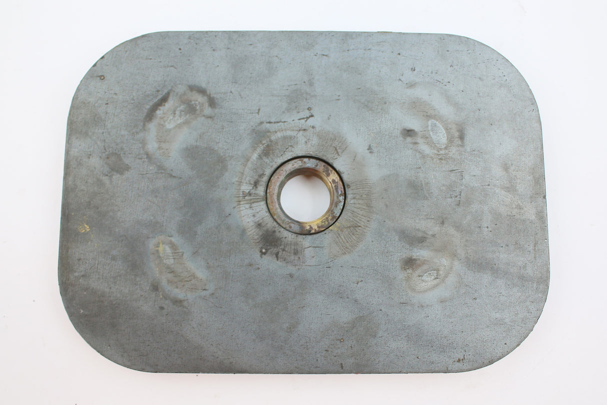 JCB ­-­ 332/G3883 ­-­ WA TANK CTR LOCK PLATE