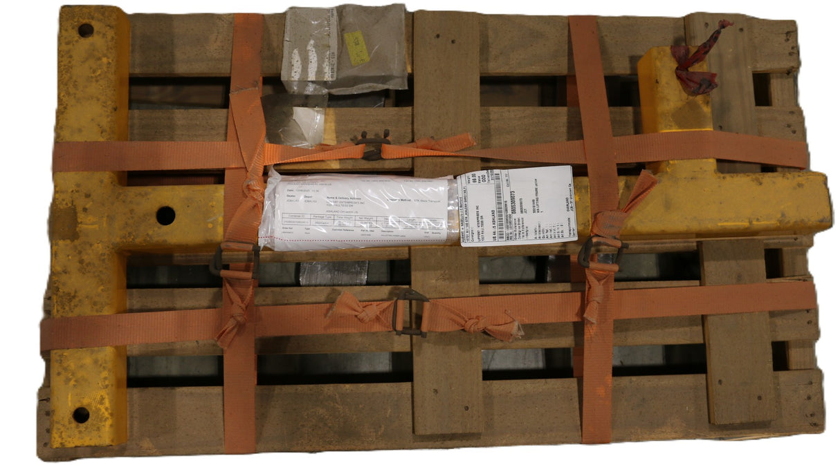 JCB ­-­ 332/G1449 ­-­ WA LIFTING FRAME YELLOW