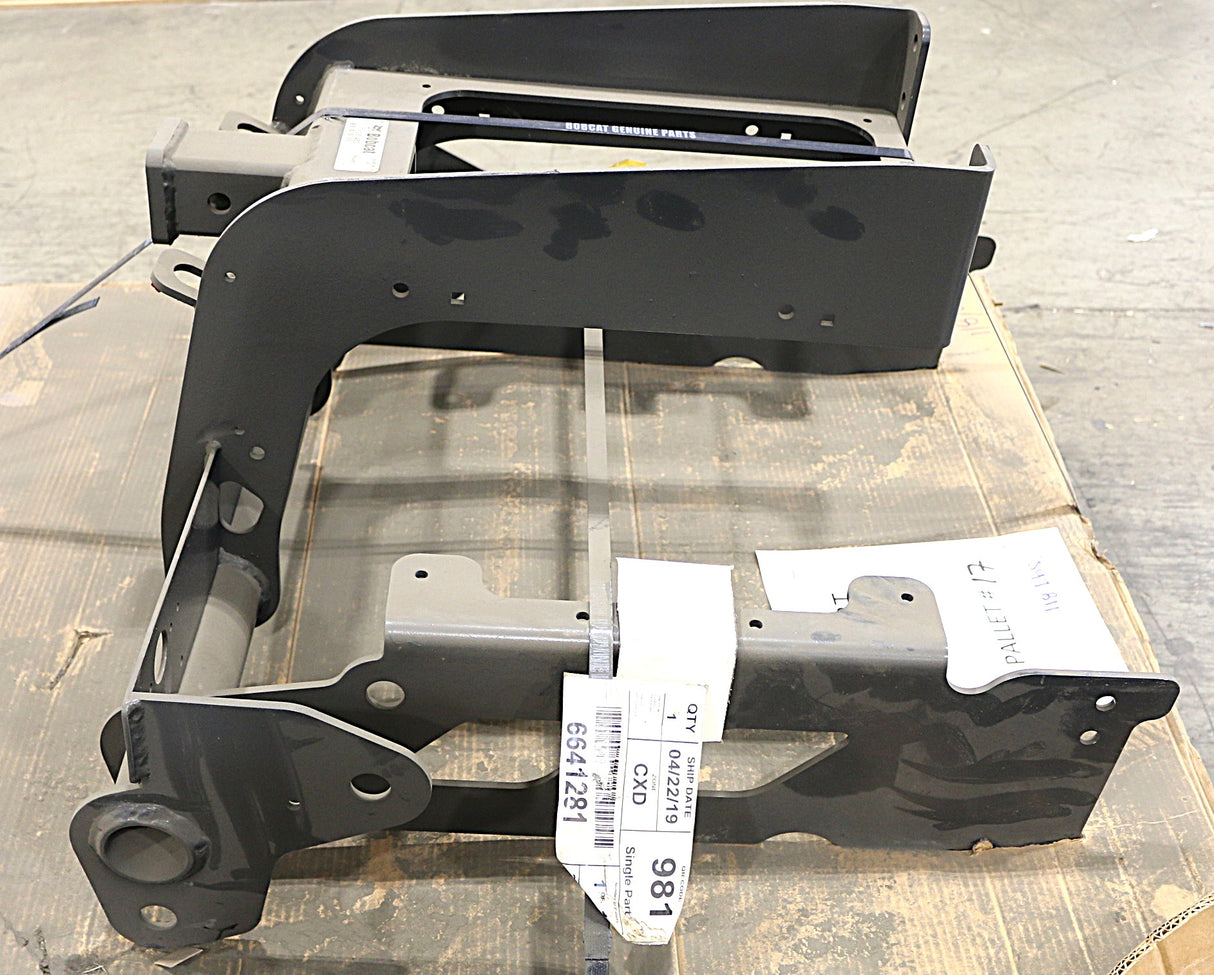 BOBCAT ­-­ 7105480 ­-­ FRAME