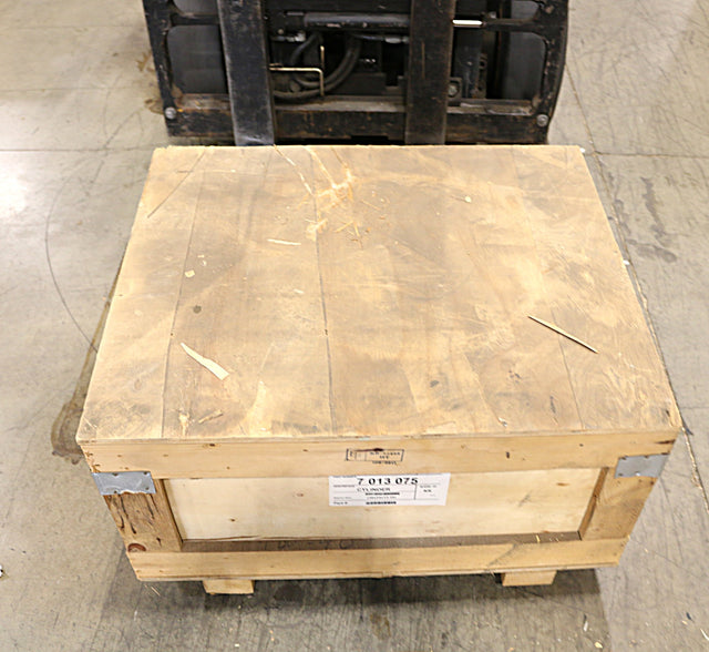 BOBCAT ­-­ 7013075 ­-­ CYLINDER