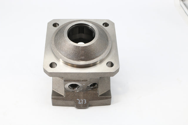 BOBCAT ­-­ 7434299 ­-­ HOUSING MOTOR