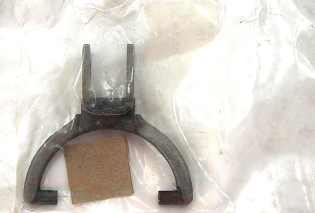 BOBCAT ­-­ 7017772 ­-­ YOKE - SHIFT