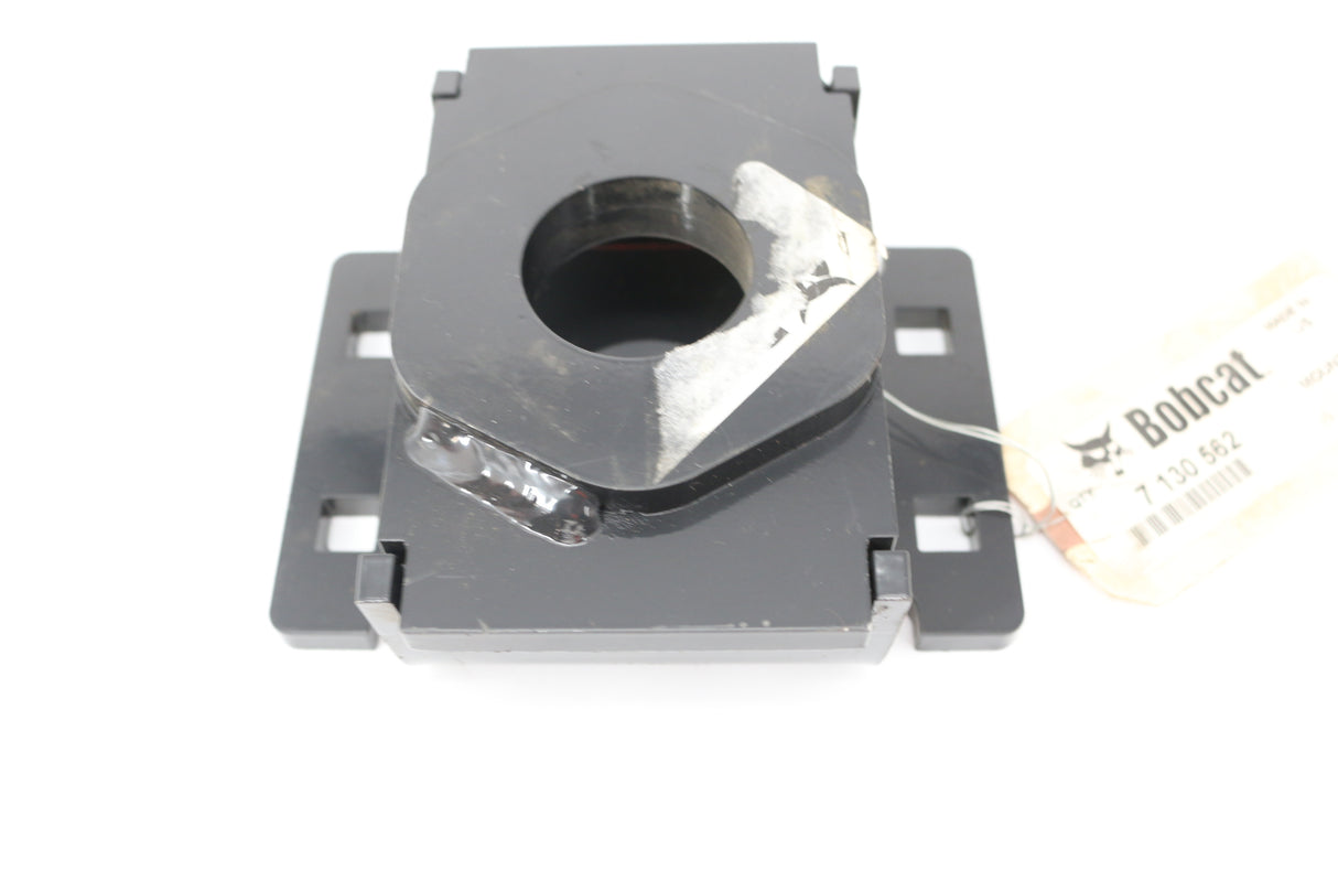 BOBCAT ­-­ 7130562 ­-­ MOUNT
