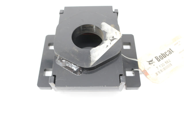 BOBCAT ­-­ 7130562 ­-­ MOUNT