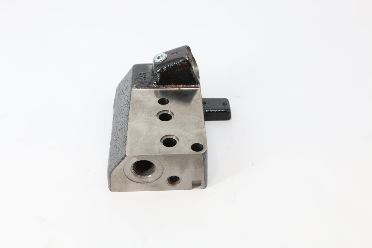 BOBCAT ­-­ 7381309 ­-­ BLOCK HYDRAULIC