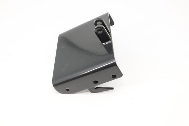 BOBCAT ­-­ 7376584 ­-­ BRACKET HINGE