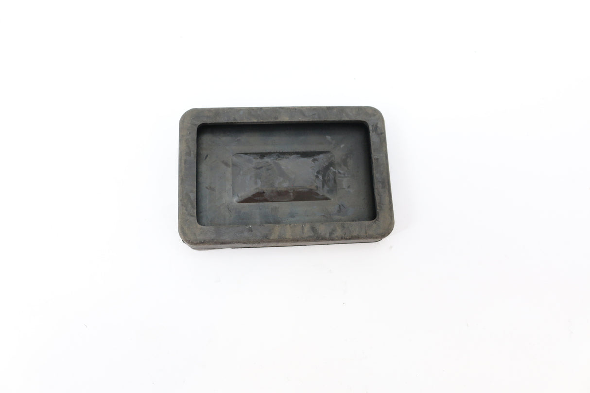 BOBCAT ­-­ 6695823 ­-­ COVER - PEDAL
