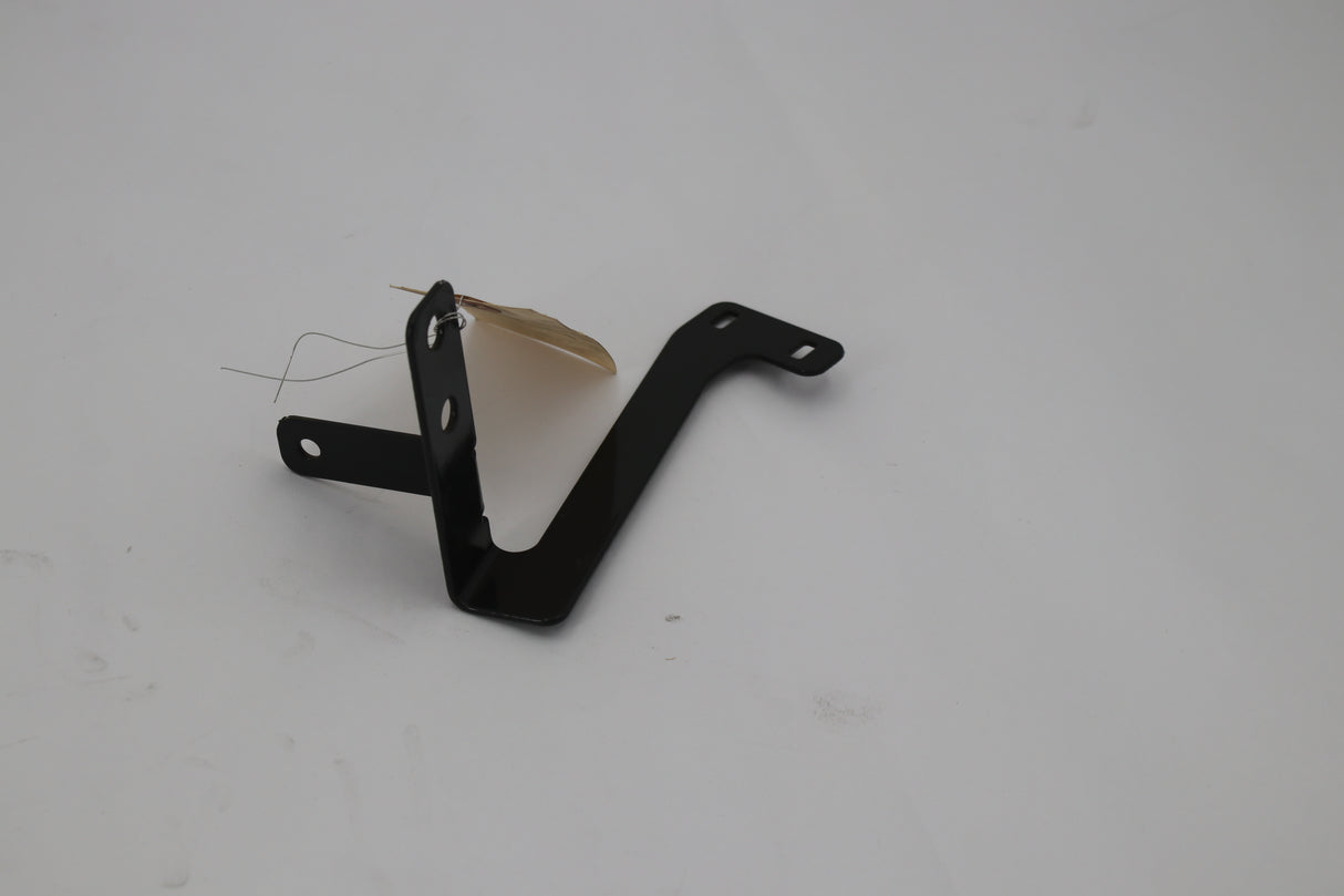 BOBCAT ­-­ 7438651 ­-­ BRACKET HOSE