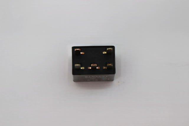 BOBCAT ­-­ 7252165 ­-­ RELAY 12VDC