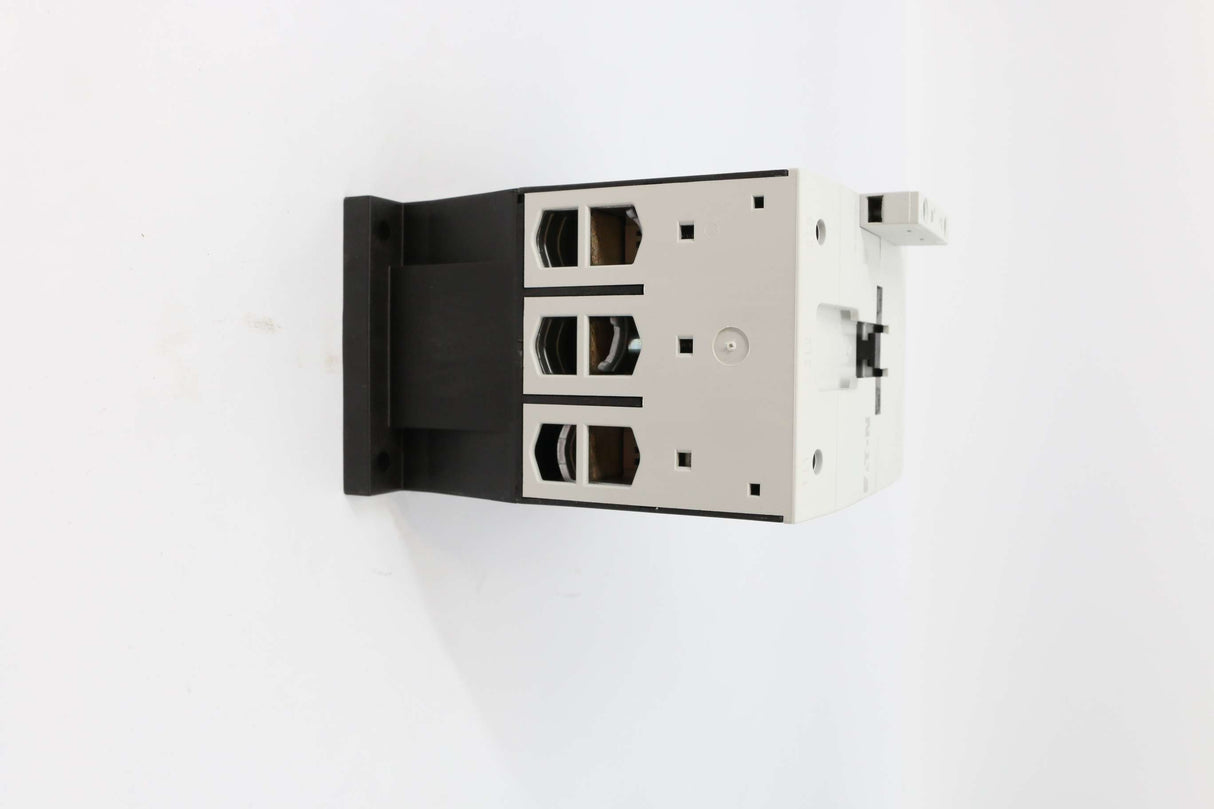 BOBCAT PORTABLE POWER ­-­ 46861425 ­-­ CONTACTOR MAGNETIC
