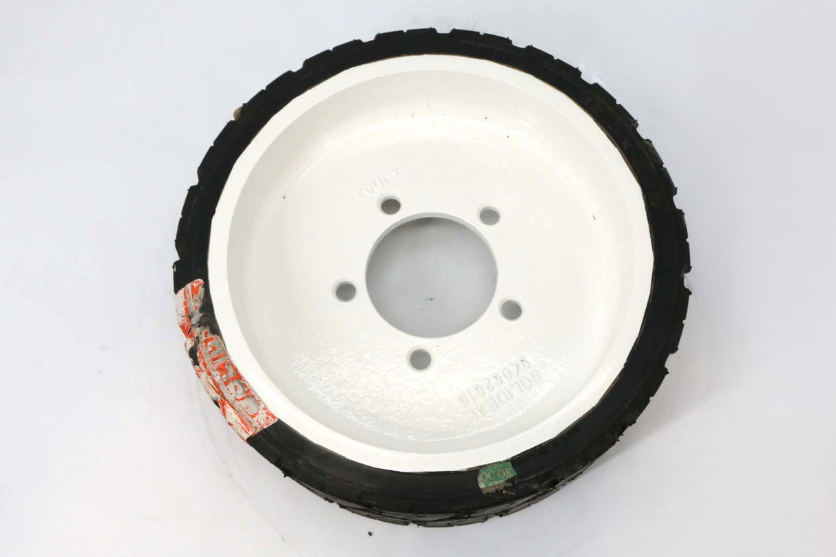 JLG ­-­ 4860180 ­-­ WHEEL 12.5 X4.5 SOLID BLACK