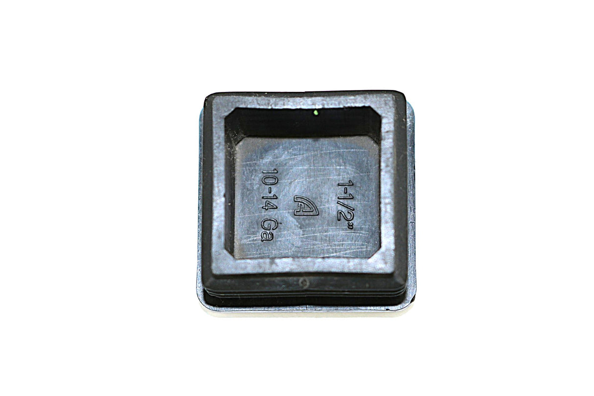 JLG ­-­ 3520172 ­-­ PLUG - SPECIAL 1 1/2 SQ (11GA)