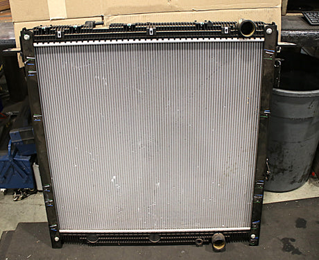 FREIGHTLINER ­-­ 05-37217-025 ­-­ HOUSED RADIATOR ASSEMBLY