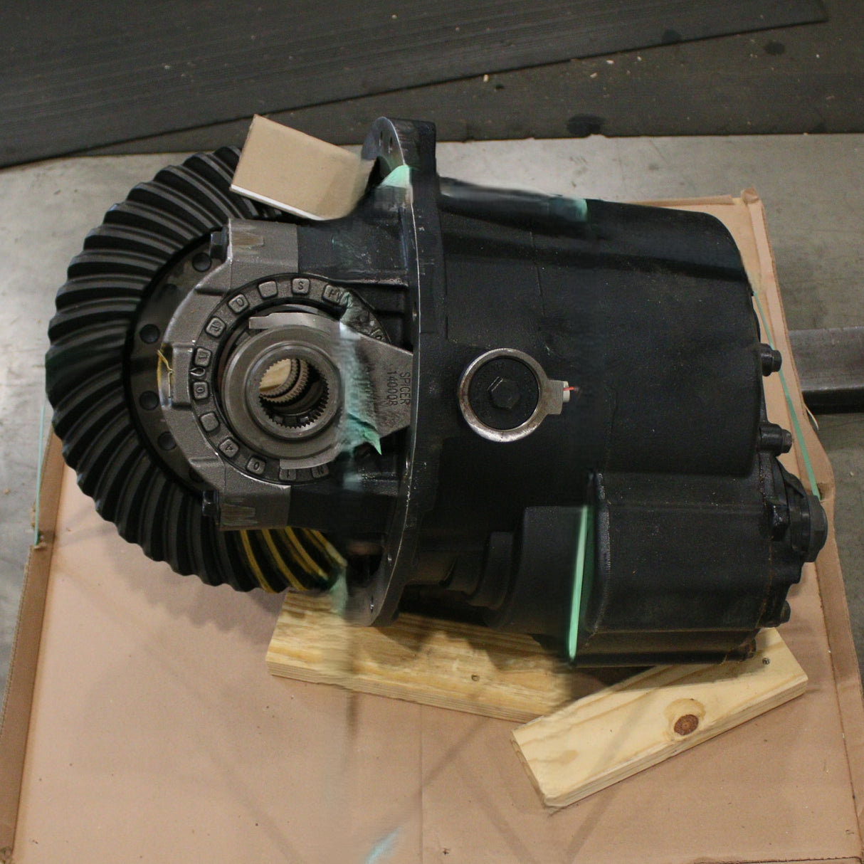 DANA SPICER ­-­ D190D538CF ­-­ CORE FREE CARR 46I D190D 538