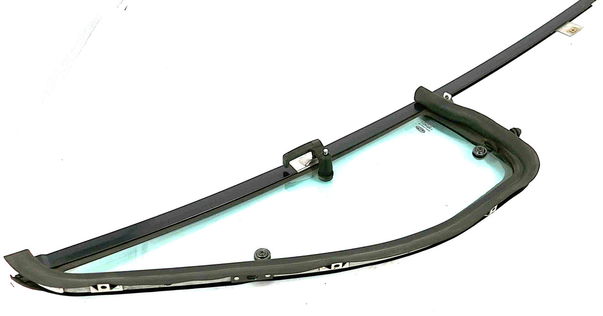 FREIGHTLINER TRUCK (DAIMLER) ­-­ A18-40126-003 ­-­ VENT WINDOW ASSY