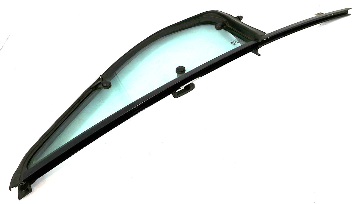 FREIGHTLINER TRUCK (DAIMLER) ­-­ A18-40126-003 ­-­ VENT WINDOW ASSY