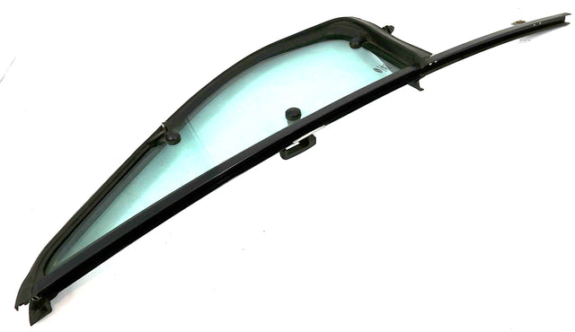 FREIGHTLINER TRUCK (DAIMLER) ­-­ A18-40126-003 ­-­ VENT WINDOW ASSY