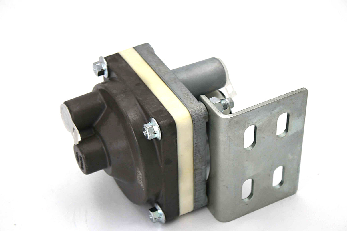 AUTOMANN ­-­ 170.110570 ­-­ RELAY VALVE HALDEX# 110370X