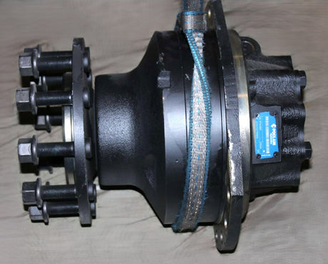 POCLAIN ­-­ MS11-1-157-R11-1220-59DEGJM ­-­ HYDRAULIC MOTOR MS11 70.0CID 10BOLT FLANGE M20