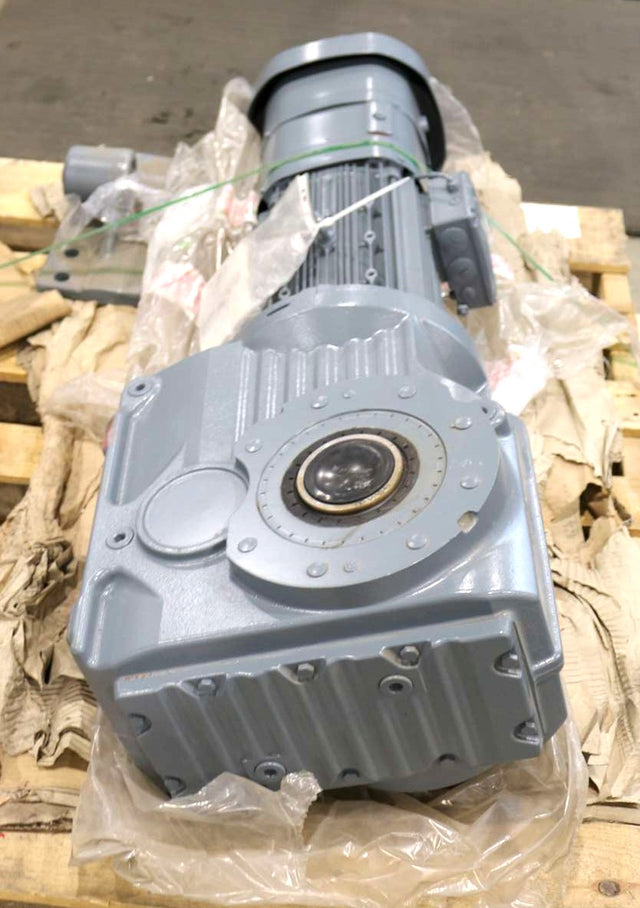 SANY ­-­ 61019756 ­-­ GEAR MOTOR - 60Hz 38.30i 1650Nm 8kW 12.80A