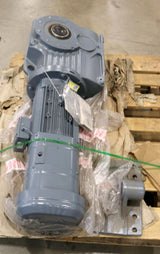 SANY ­-­ 61019756 ­-­ GEAR MOTOR - 60Hz 38.30i 1650Nm 8kW 12.80A