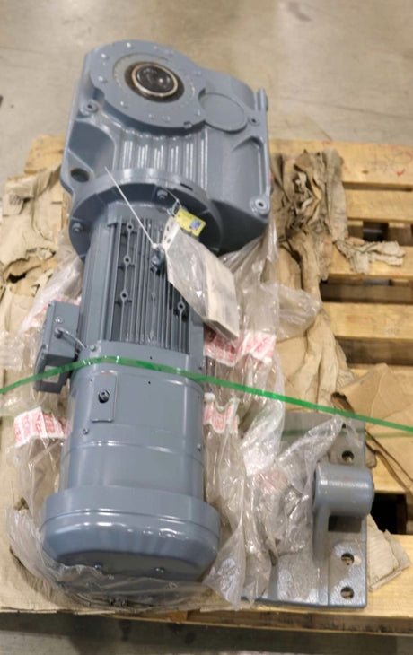 SANY ­-­ 61019756 ­-­ GEAR MOTOR - 60Hz 38.30i 1650Nm 8kW 12.80A