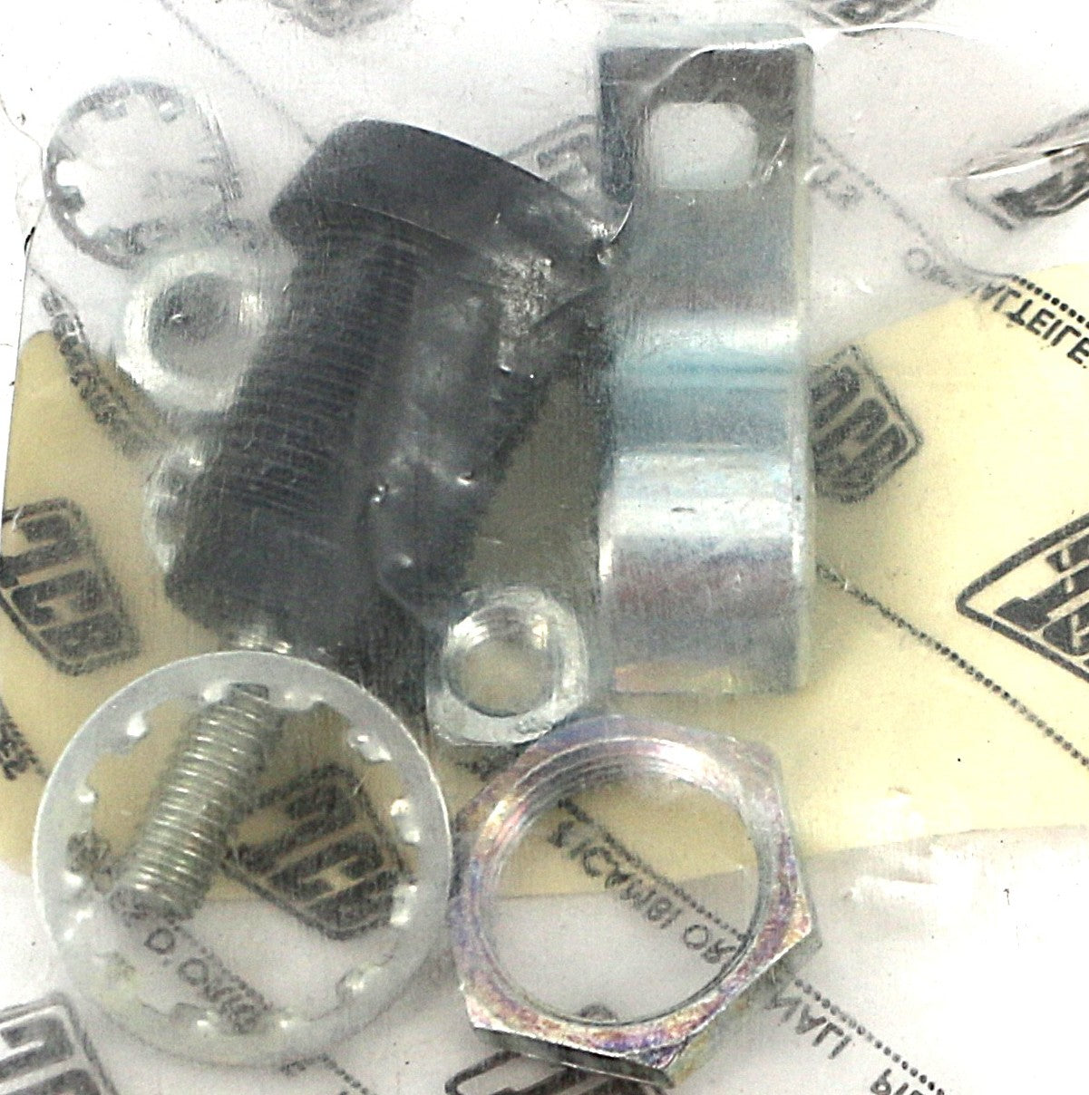 JCB ­-­ 7240/70039 ­-­ LOCK MECH