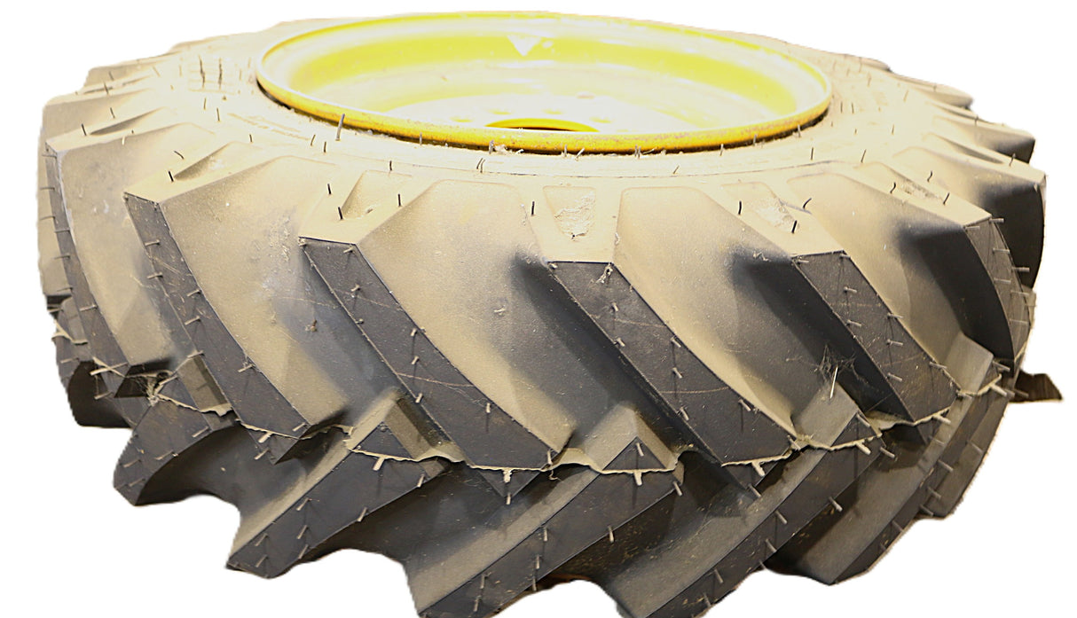JCB ­-­ 334|U6443 ­-­ WHEEL &TYRE ASSY R|H