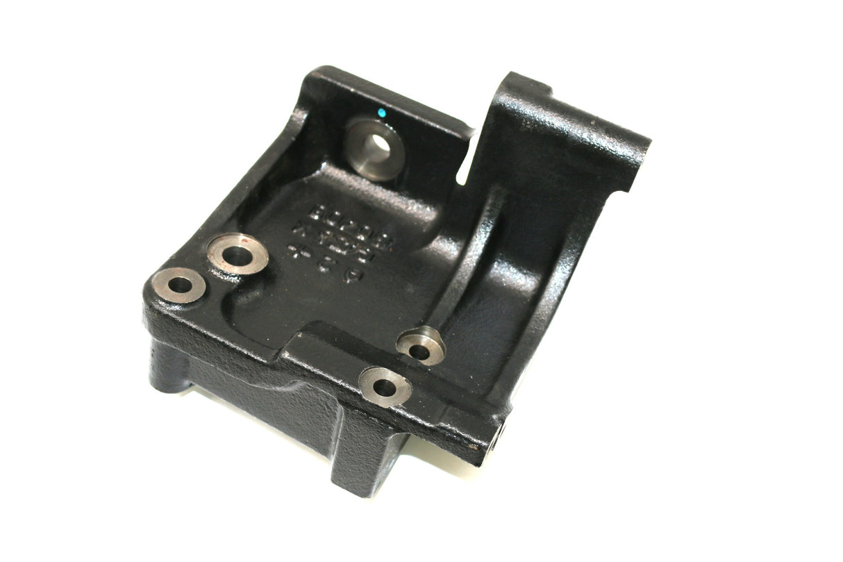 JCB ­-­ 02/800923 ­-­ ENGINE MOUNT