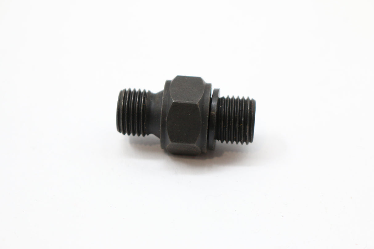 JCB ­-­ 332/L5821 ­-­ ADAPTOR 1/4" MALE - 1/8" MALE