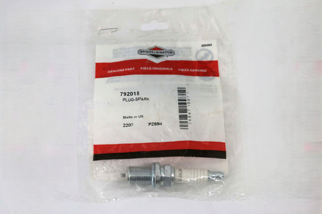 BRIGGS & STRATTON ­-­ 792015 ­-­ SPARK PLUG