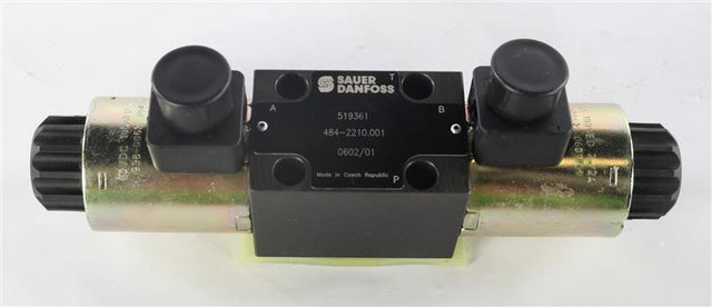 DANFOSS ­-­ 519361 ­-­ VALVE - SOLENOID 4/3 NG 6 12V DIN-PLUG