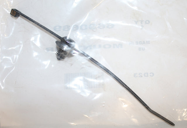 BOBCAT ­-­ 6690689 ­-­ MOUNT - FIR TREE