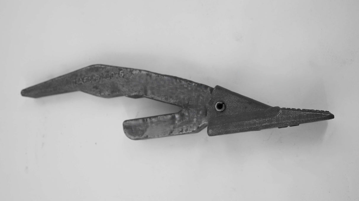 CASE ­-­ B504447 ­-­ SHANK