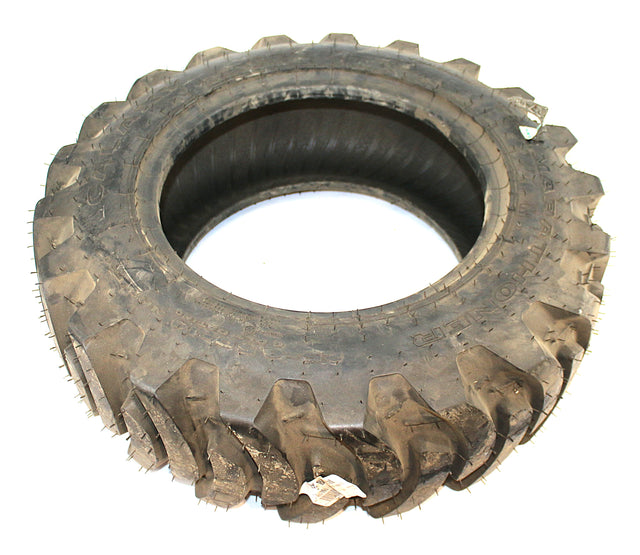 BOBCAT ­-­ 7385098 ­-­ FRONT TIRE INDUSTRIAL 25 X 8.5-14