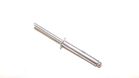 BOBCAT ­-­ 6690598 ­-­ RIVET