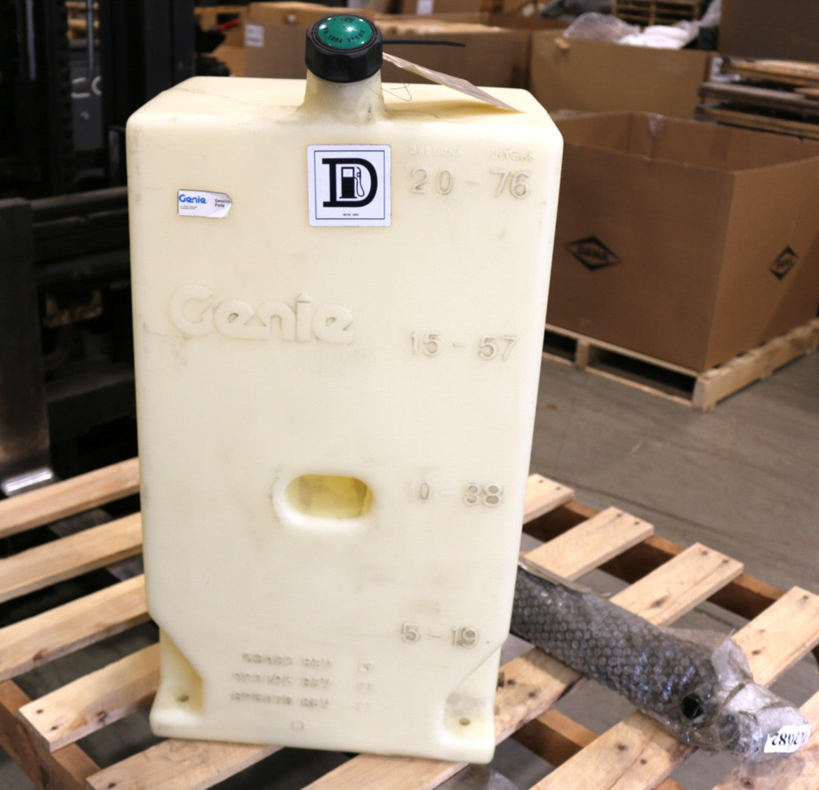 GENIE ­-­ 65611-S ­-­ FUEL TANK ASSY