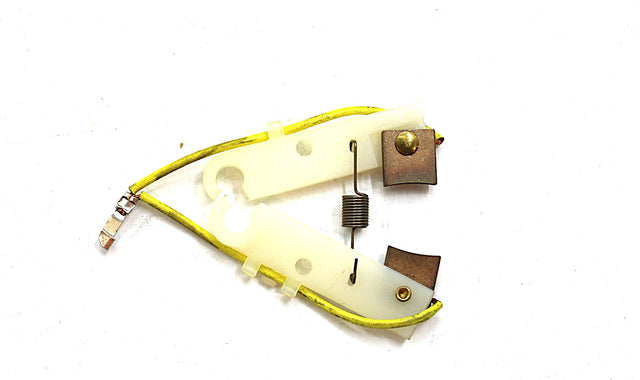 JLG ­-­ 70045554 ­-­ BRUSH & HOLDER ASSEMBLY