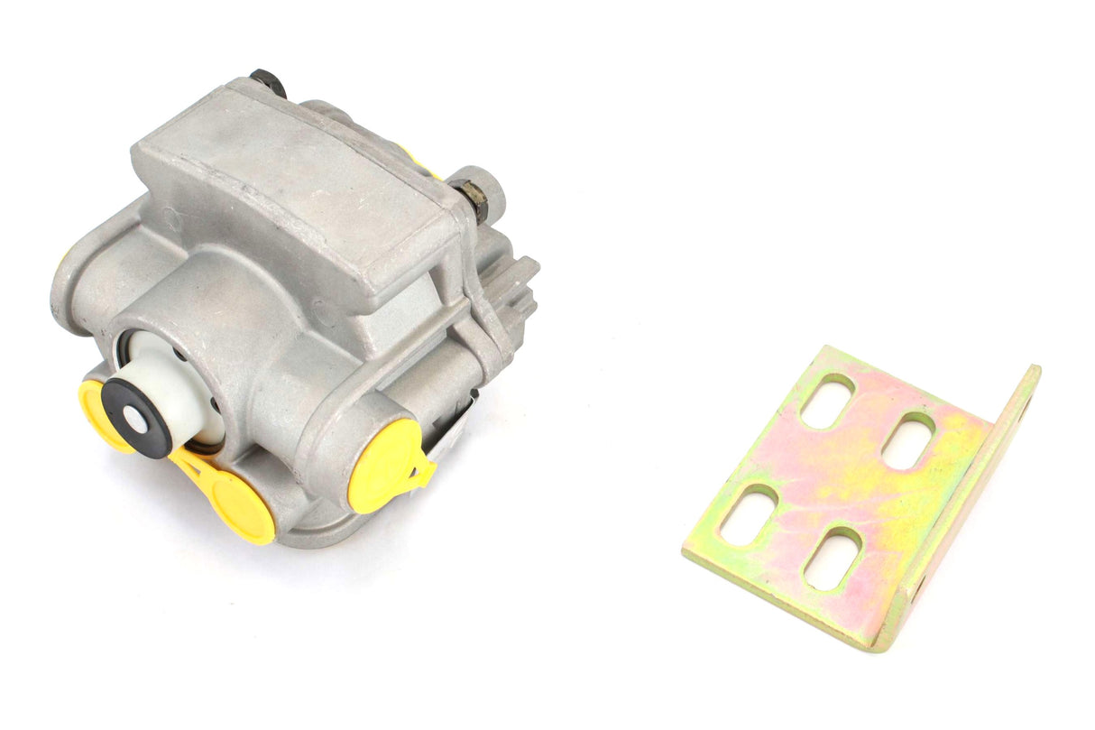 ROADWOLF TRANSPORTATION PRODUCTS  LLC ­-­ 13AV4589 ­-­ VALVE RELAY BENDIX 65145