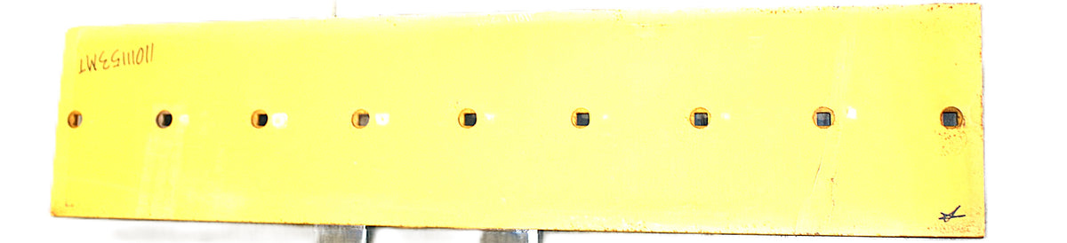 ESCO ­-­ 11011153 ­-­ CUTTING EDGE CENTER 63in LIP FOR VOLVO L90